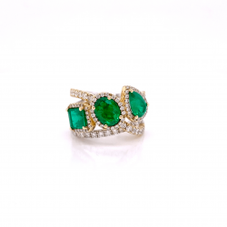 EMERALD & DIAMOND RING