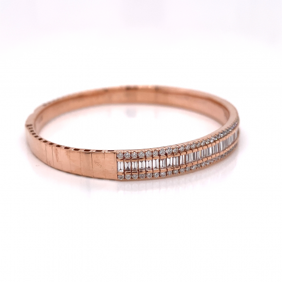 ROUND & BAGUETTE DIAMOND BANGLE