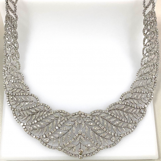 MODERN FANCY ELEGANT DIAMOND NECKLACE