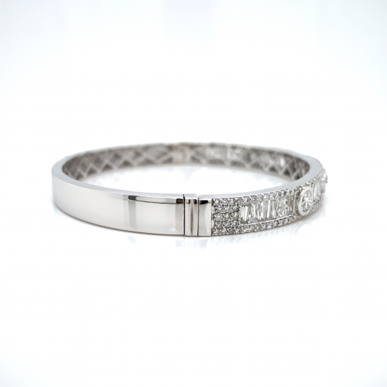 ROUND & BAGUETTE DIAMOND BANGLE