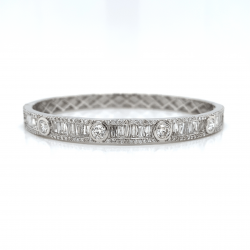 ROUND & BAGUETTE DIAMOND BANGLE ROUND & BAGUETTE DIAMOND BANGLE