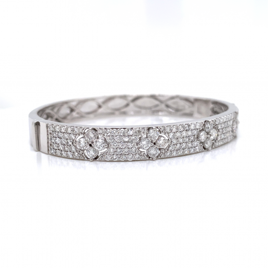 DIAMOND BANGLE WITH FLOWER DESIGN