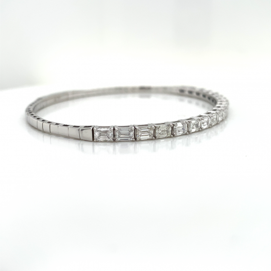 BAGUETTE DIAMOND BANGLE