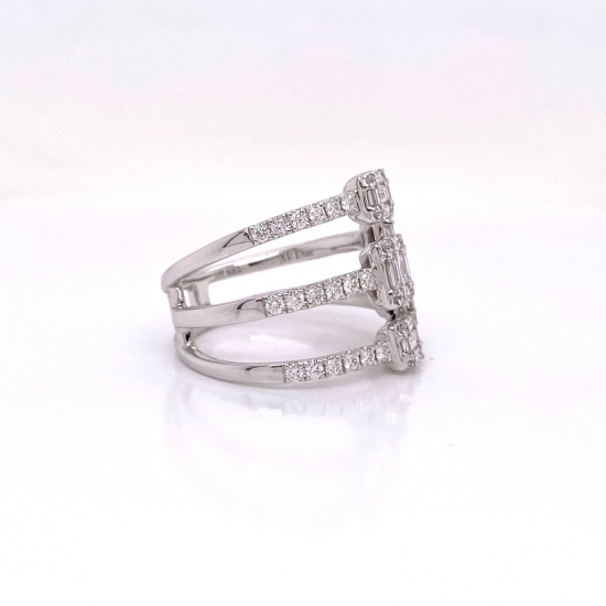 LADIES DIAMOND RING