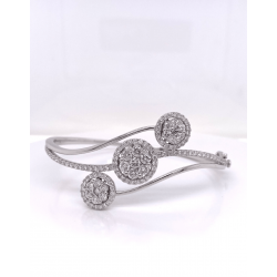 TRIPLE FLOWER DIAMOND BANGLE TRIPLE FLOWER DIAMOND BANGLE