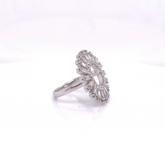 OPEN CIRCLE DIAMOND RING